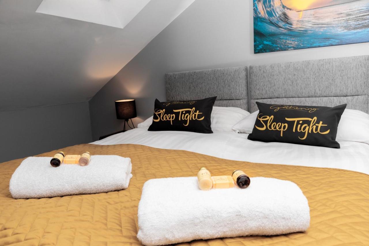 The Penthouse Gathering - Town Centre - Sleeps Up To 16 Ρέξαμ Εξωτερικό φωτογραφία